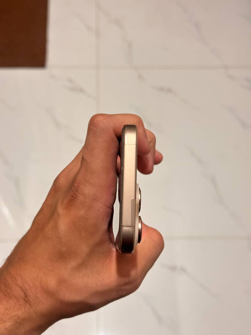 Apple iPhone 16 Pro max jv 4