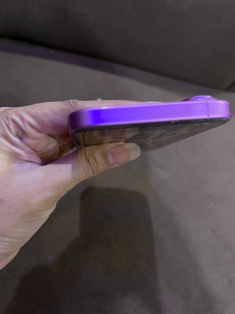 Apple iPhone 16 0
