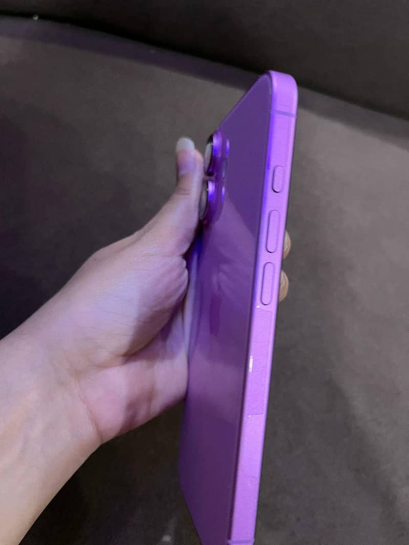 Apple iPhone 16 3