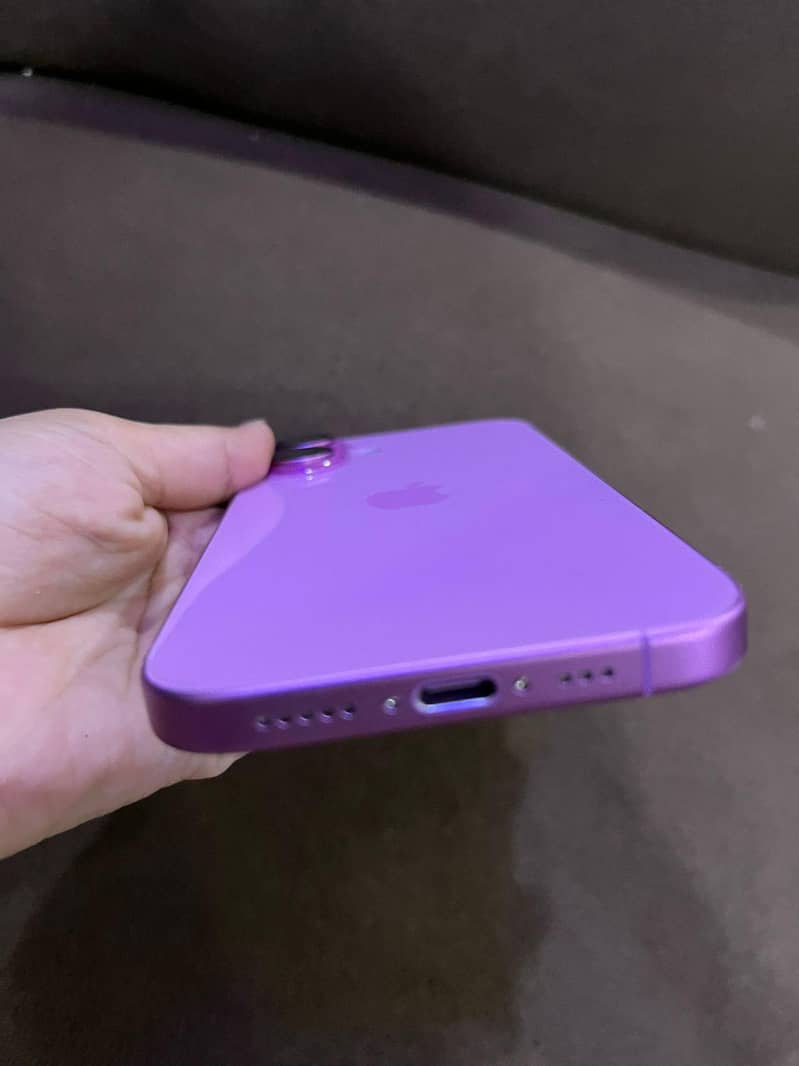 Apple iPhone 16 5