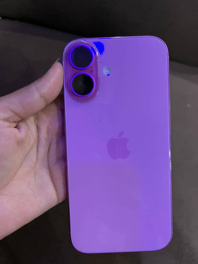 Apple iPhone 16 6