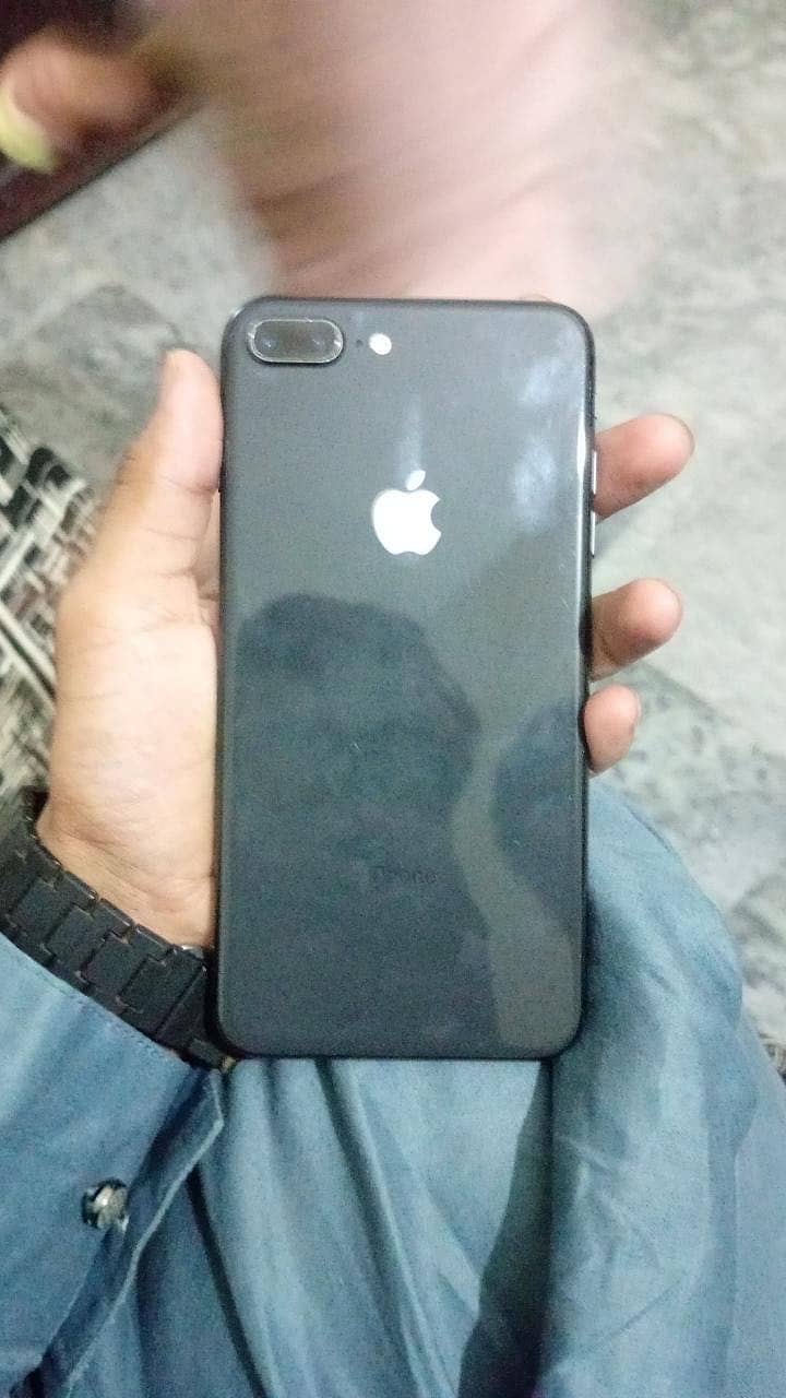 Apple iPhone 8 Plus 7