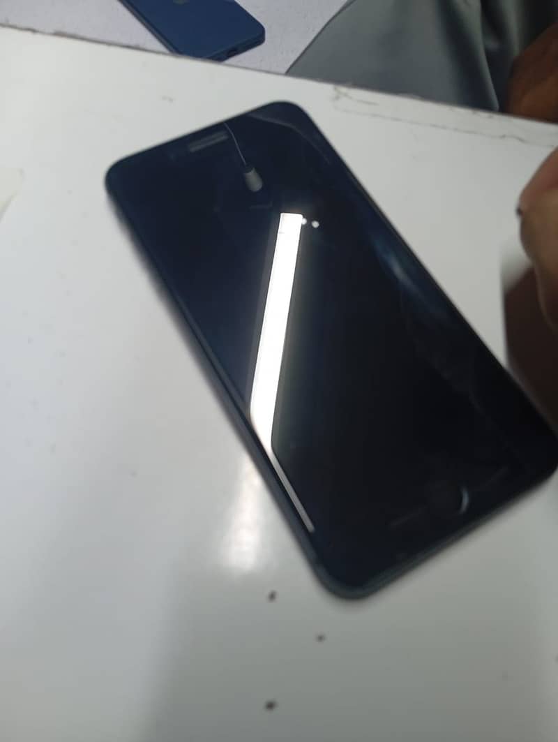 Apple iPhone 8 Plus 12