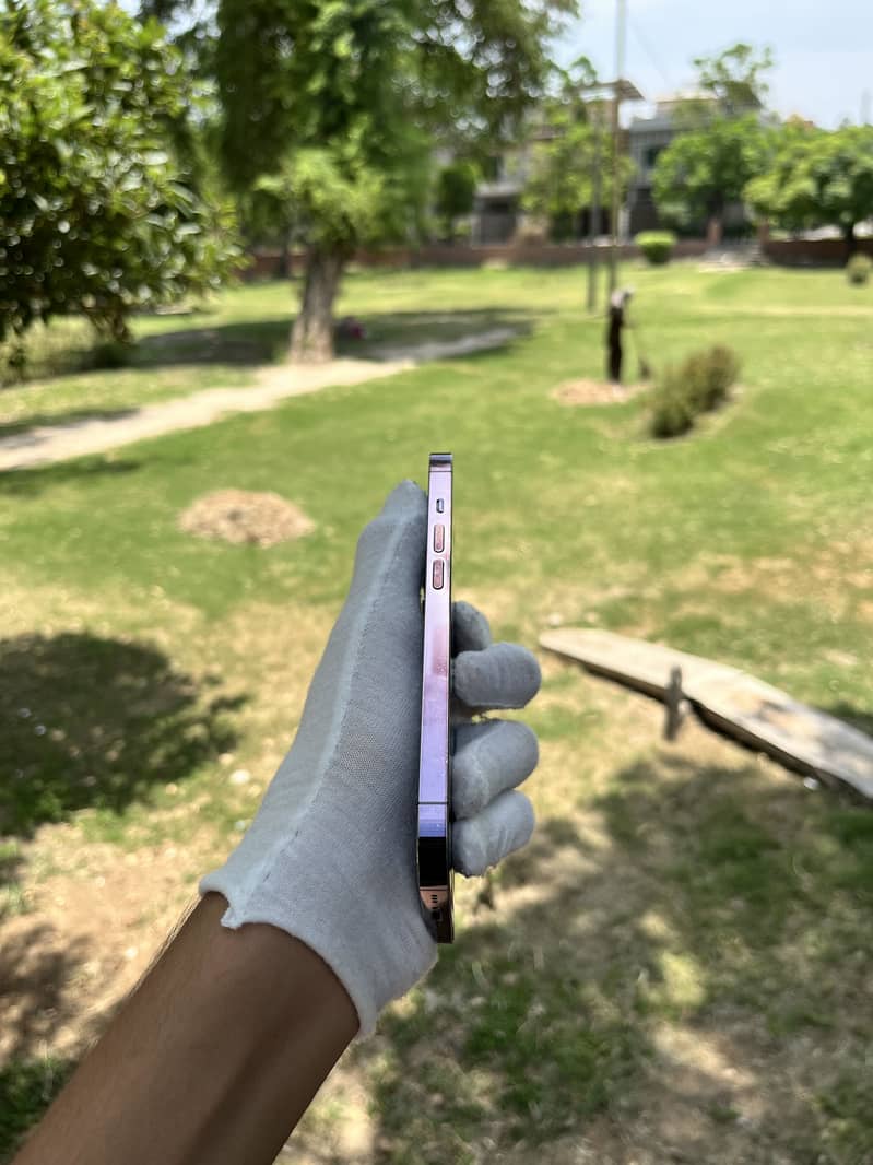 Apple iPhone 14 Pro 1