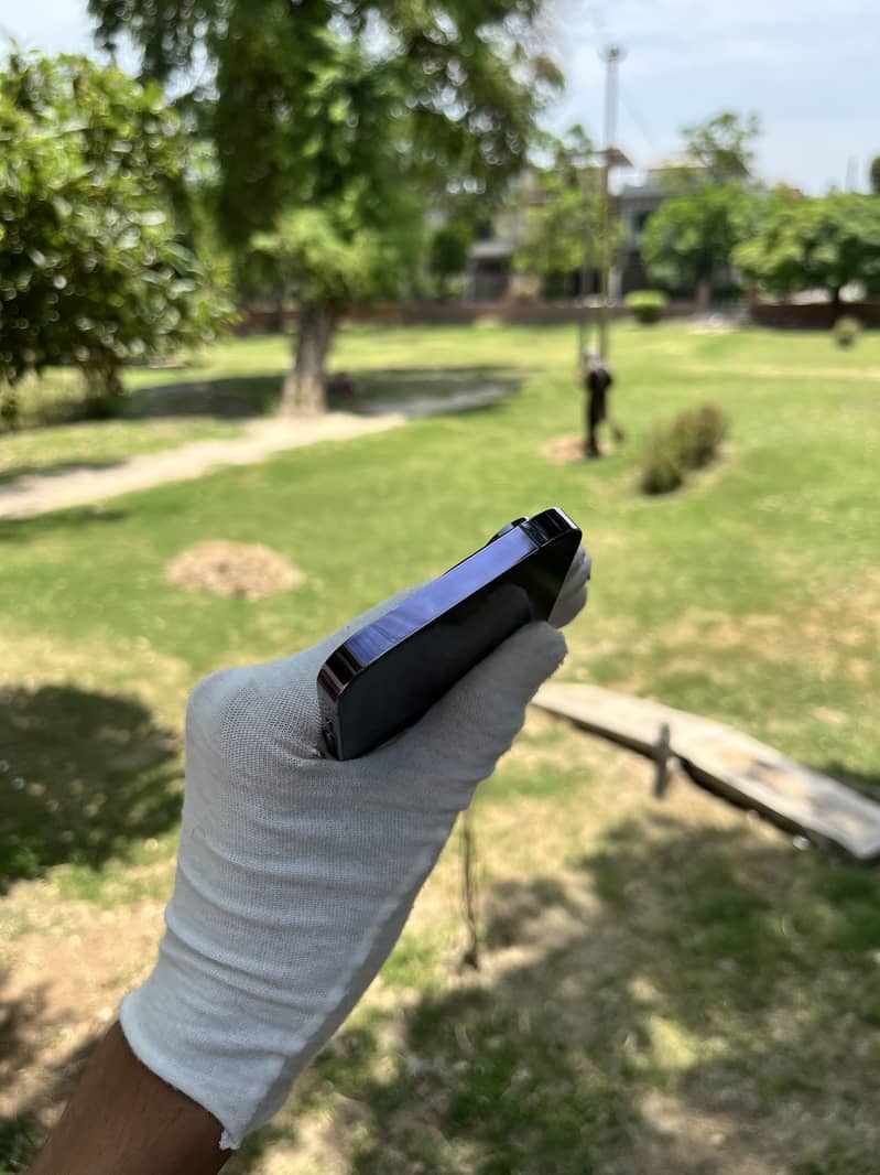 Apple iPhone 14 Pro 2