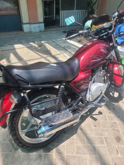 SUZUKI GS 150 SE