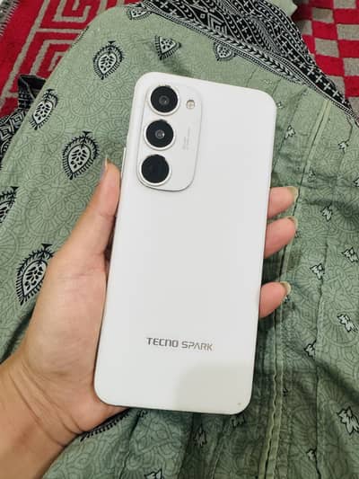 Tecno Spark 40 pro+