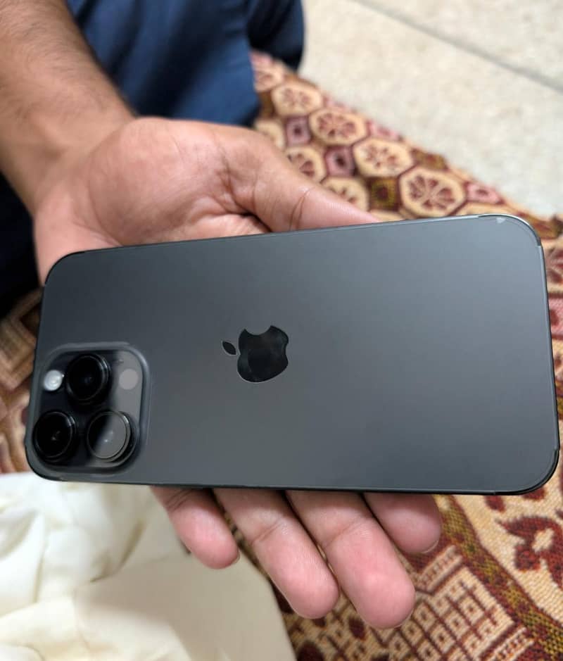 Apple iPhone 14 Pro Max 0