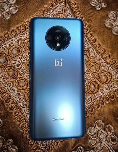 One Plus 7T( 6/128)