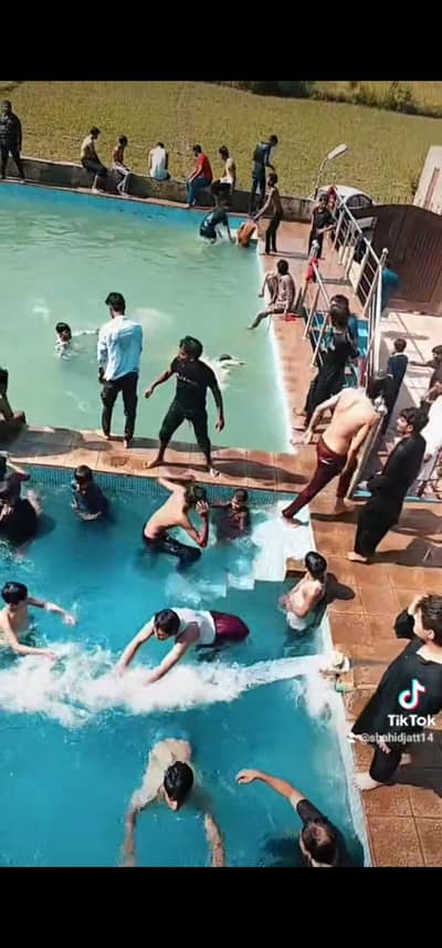 Fresh water swimming pool
