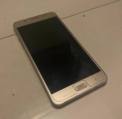 Samsung Mobile J5