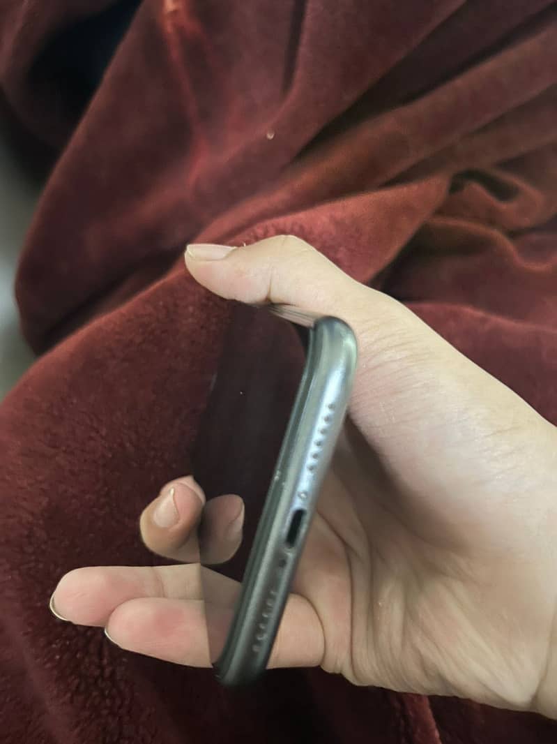 Apple iPhone 11 5
