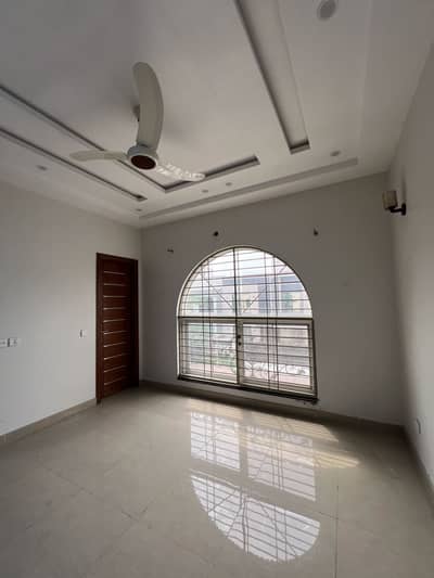 10 Marla Brand New Upper Portion For Rent