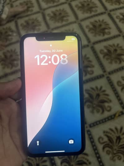 Iphone 11 64GB with box tel 0 3 2 3 2 8 7 0 60 1
