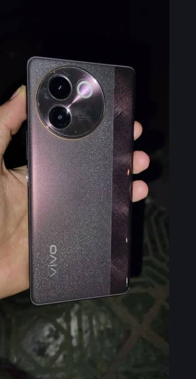 Vivo V30