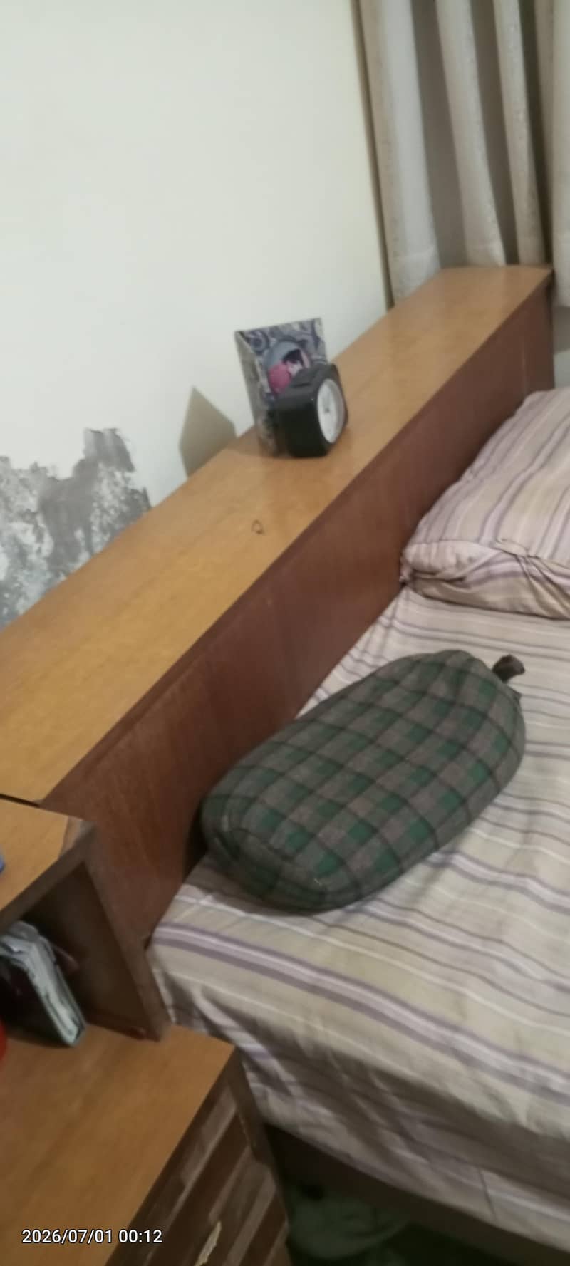 bed side table and dressing 2