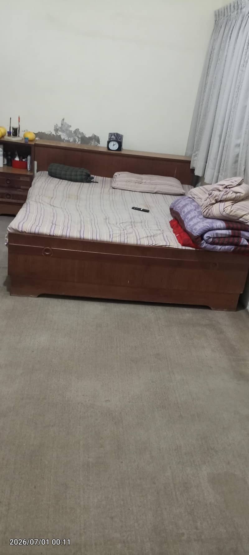 bed side table and dressing 4