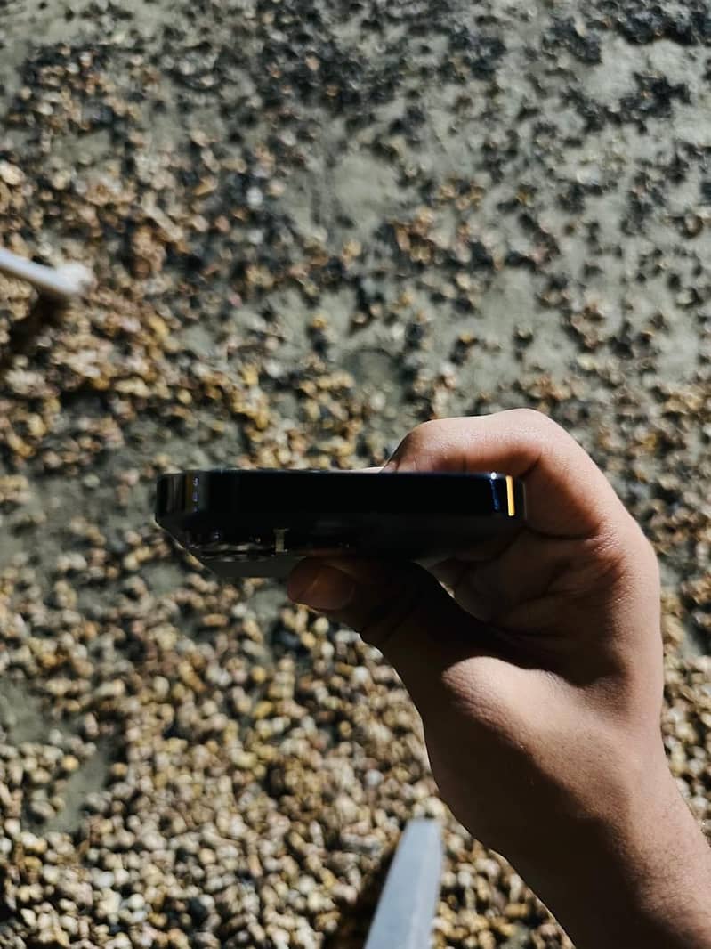 Apple iPhone 14 Pro 2