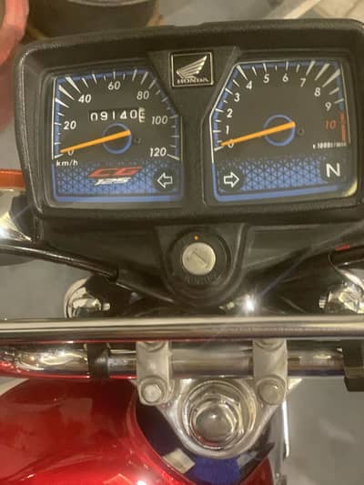 25764