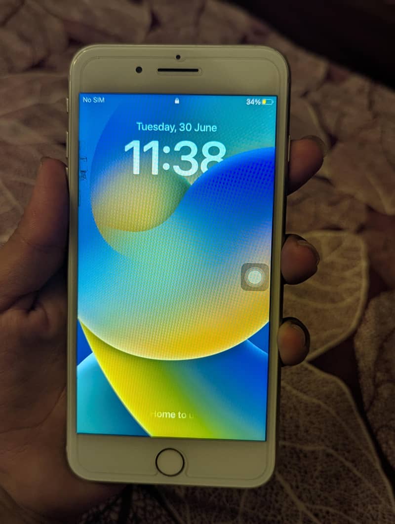 Apple iPhone 8 Plus 1