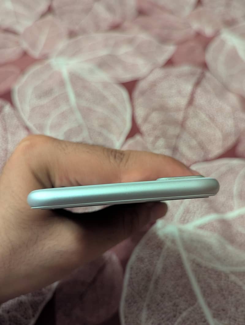 Apple iPhone 8 Plus 5