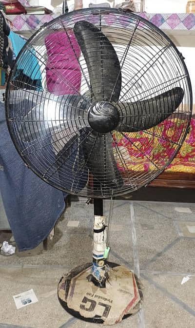LG full size padestal fan super fast chalta hai