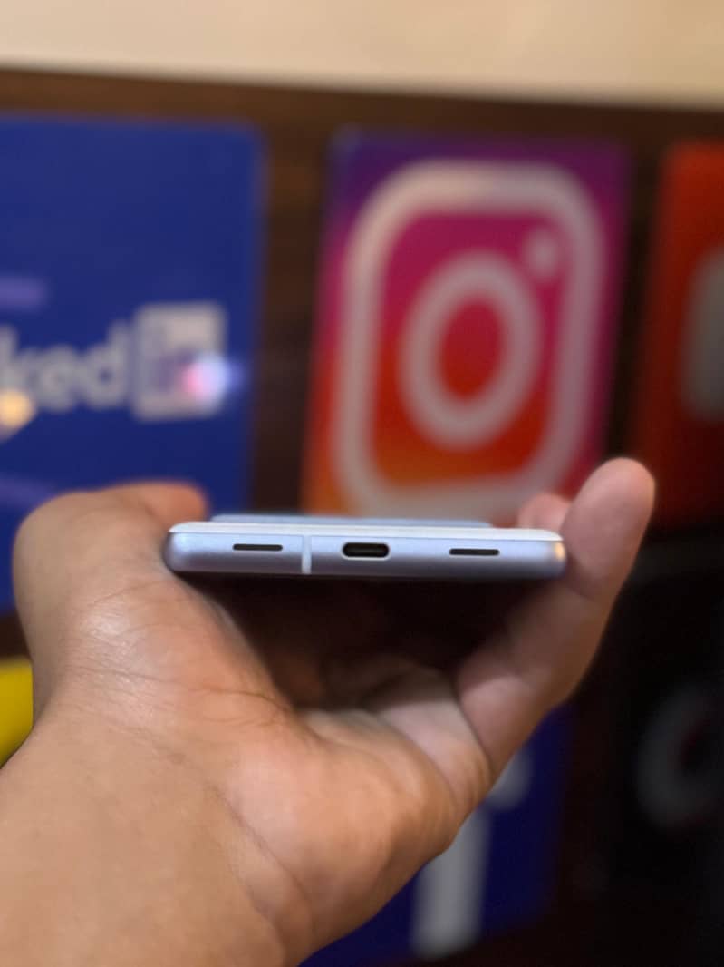 Google Pixel 7a 1