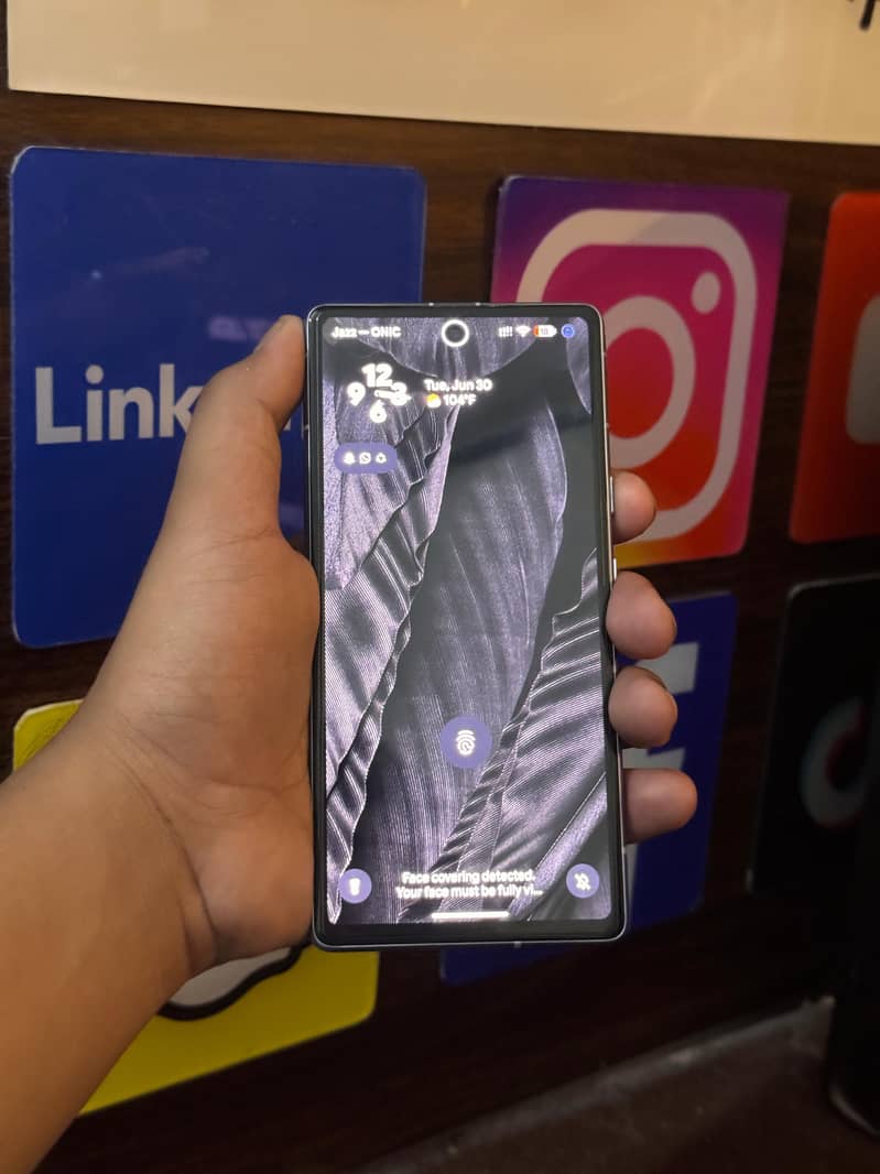 Google Pixel 7a 4