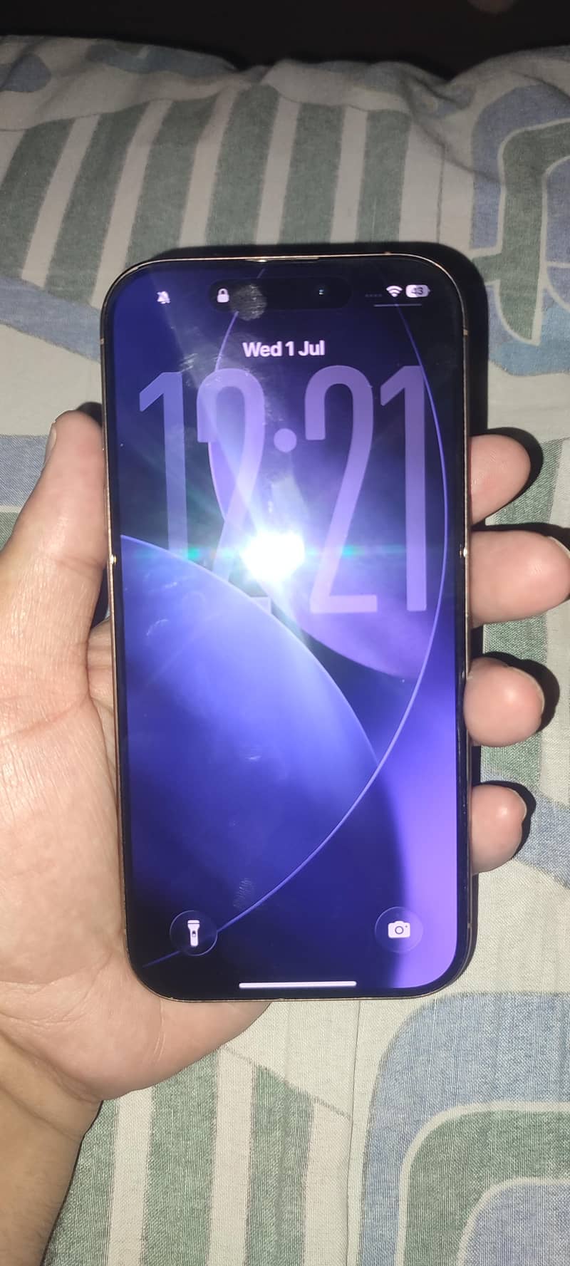 Apple iPhone 16 Pro 1