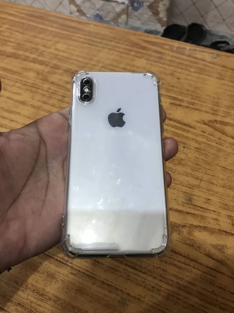 Apple iPhone X 4