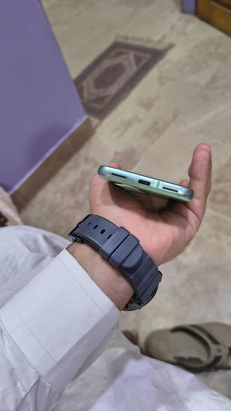 Google Pixel 8a 4