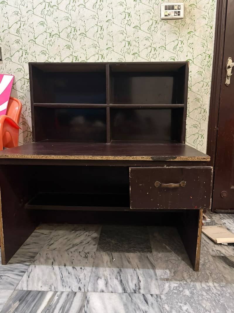 Bed , dressing table . Study table 1