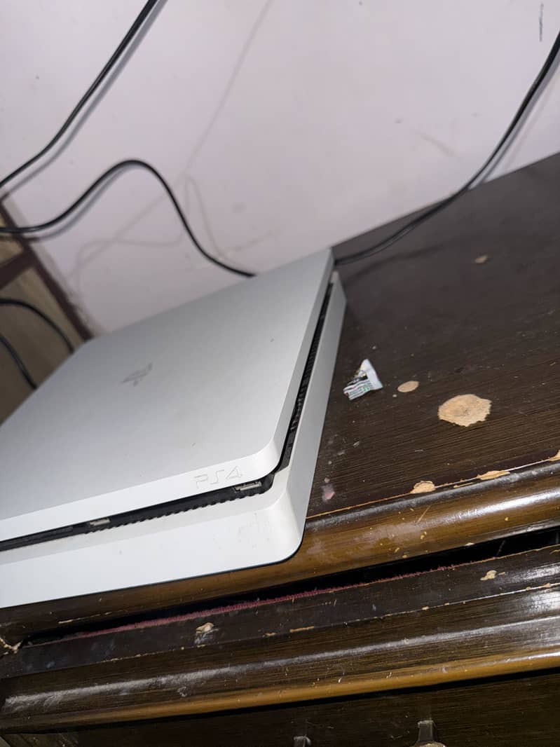 PS4 slim 0