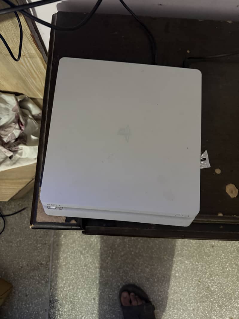 PS4 slim 6