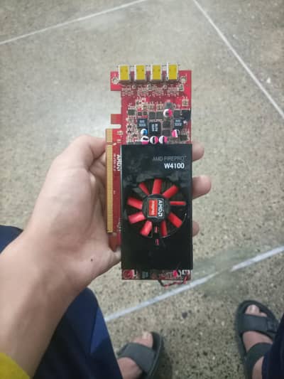 USA IMPORTED AMD radeon w4100 2GB DDR5 FOR URGENT SALE
