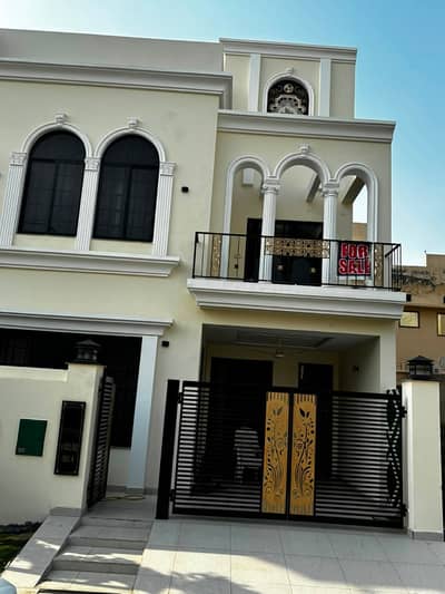 ELEGANT 5 MARLA DREAM HOME WITH LUXURY FINISHES