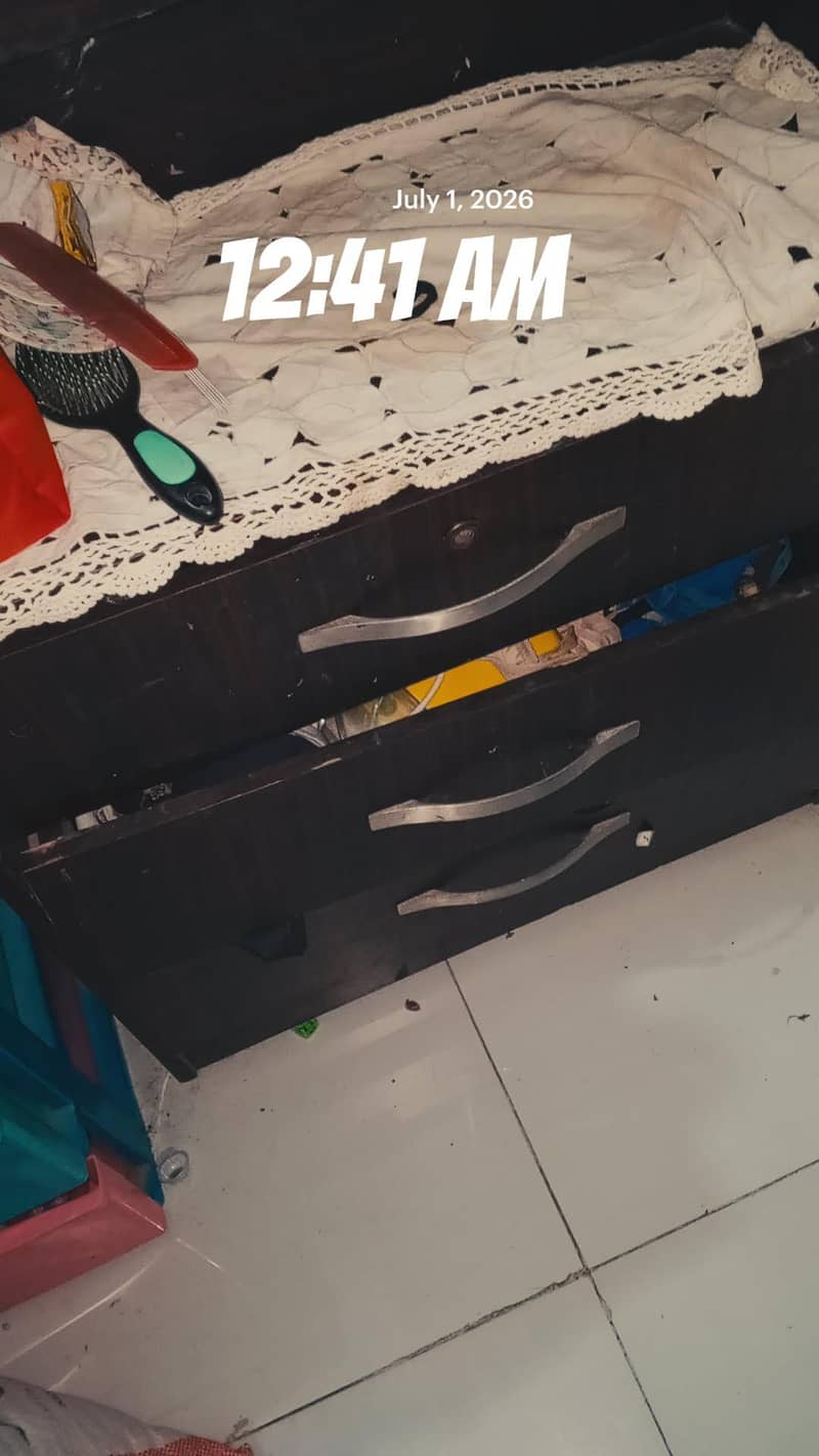 dressing tablee 1