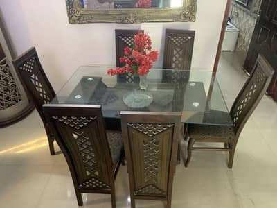 6 Seat Dining Table Set in Excellent Condition