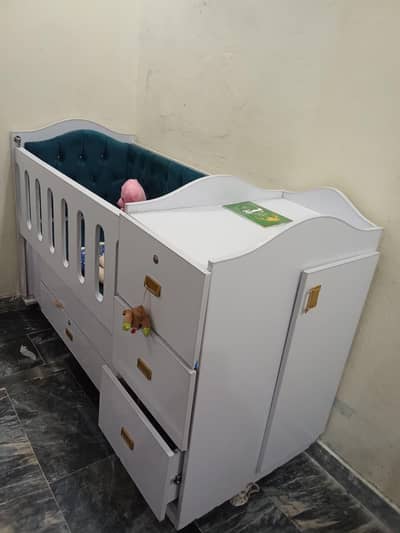Baby cot for sale