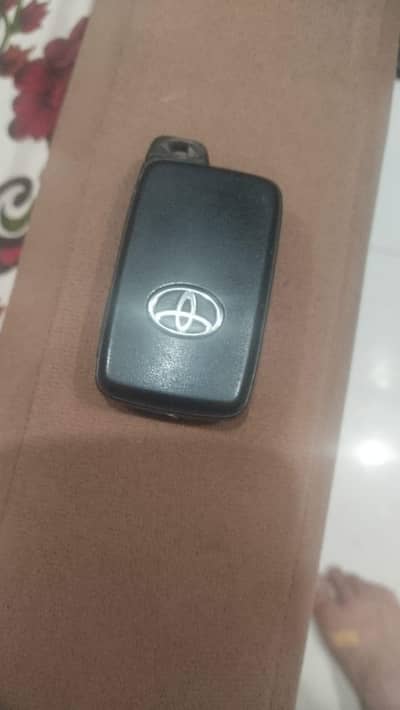 Genuine Toyota Prius / Prius Alpha 2-Button Smart Key