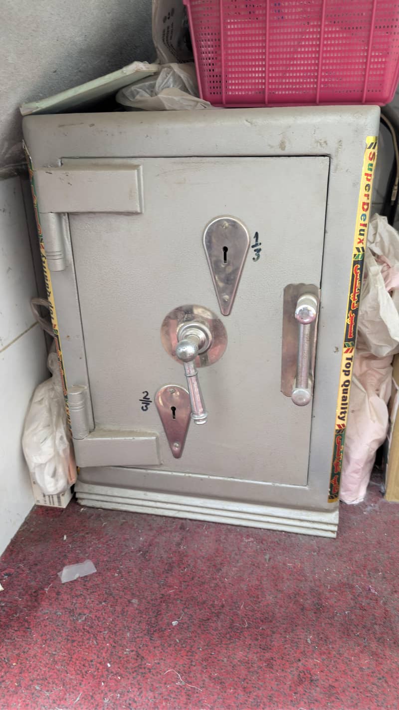 locker 1