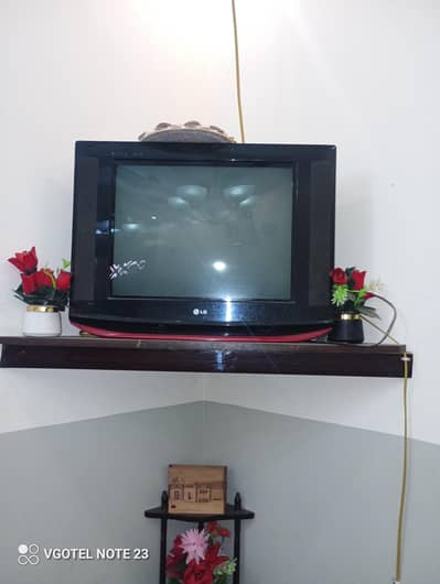 LG television good n running condition me available