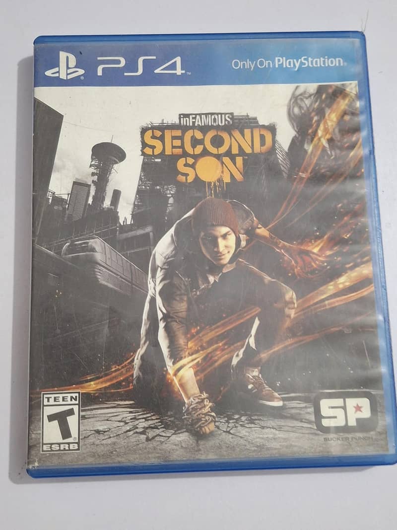 PS4 + 3 controllers + CD 5