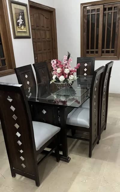 Dining Tables with 6 Chairs condition 10/10