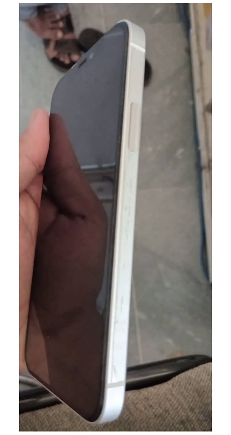 Apple iPhone 12 1