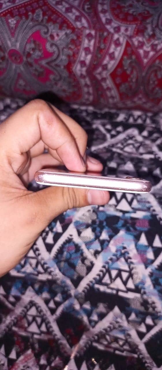 Apple iPhone 8 5
