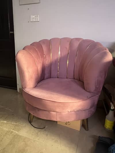 Selling this aesthetic sofa