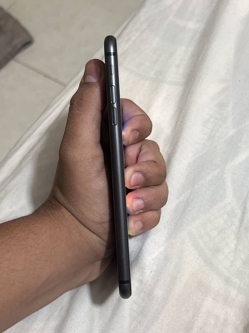 Apple iPhone 8 Plus 3