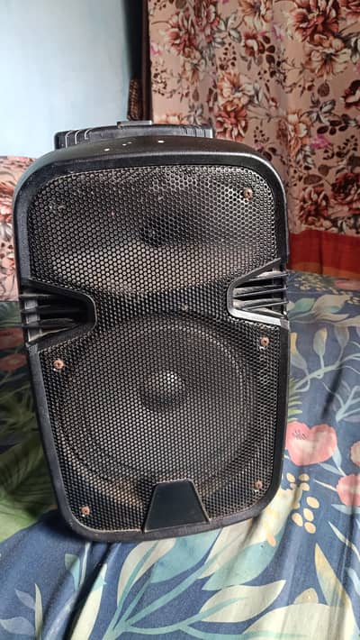 Bluetooth speaker for urgent sale read description