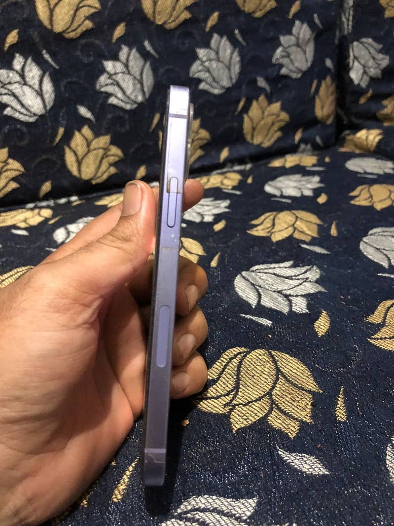 Apple iPhone 12 2